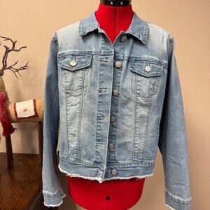 Nine West Stretchy Jean Jacket Ladies size L  NEW never worn lightwash with fray